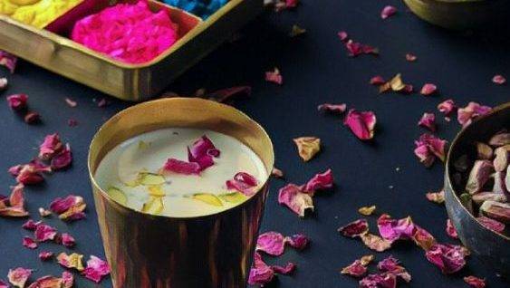 Celebrate Holi With This Delicious Thandai Recipe